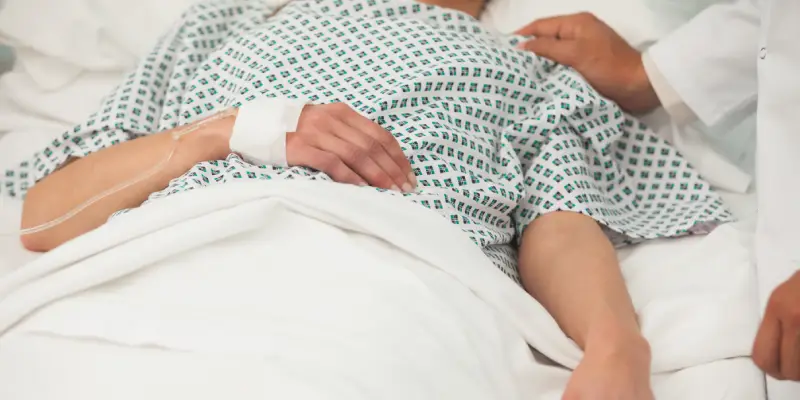 Fraqueza muscular adquirida em UTI: causas, avaliação e estratégias de reabilitação
